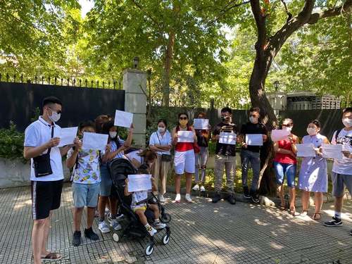 Турк дахь Монгол иргэн: “Чийгтэй байранд хүүхэд шингэн алдаад бид туйлдаж байна”